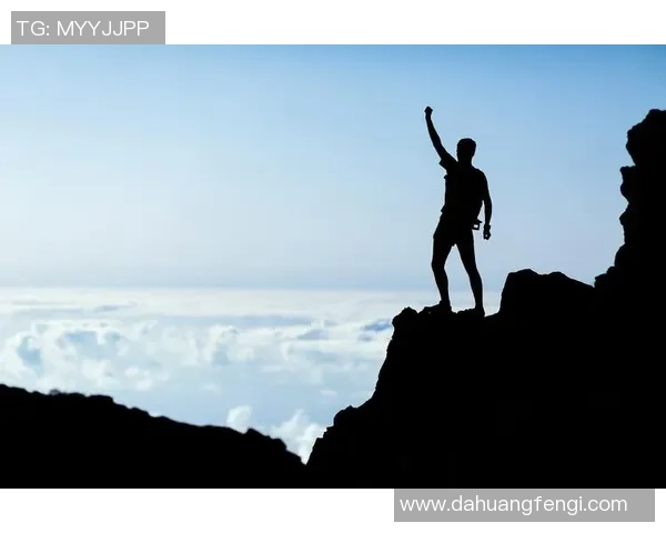 杨娜专访：从初学者到攀岩高手的奋斗与成长之路